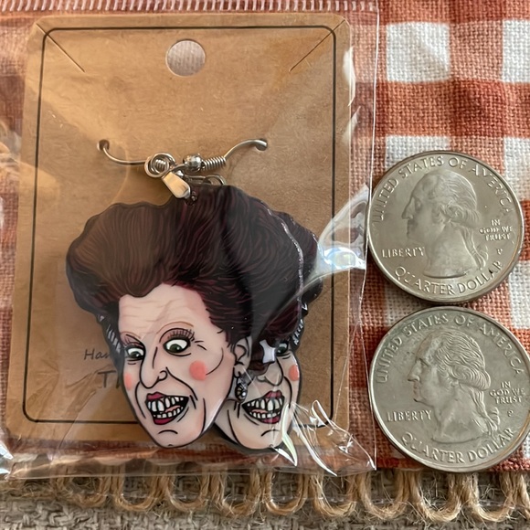 Hocus-pocus, Sanderson sisters earrings - Picture 5 of 5